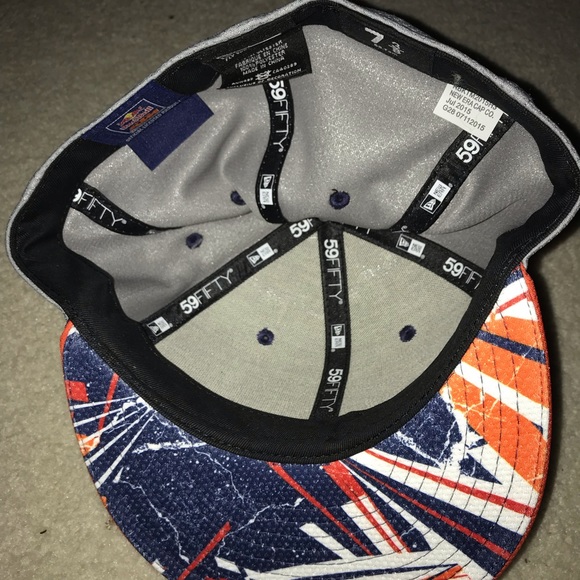 Red Bull hat - Picture 3 of 7